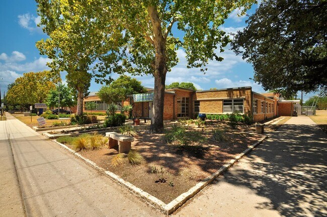 Building Photo - 1000 Arcadia Ave