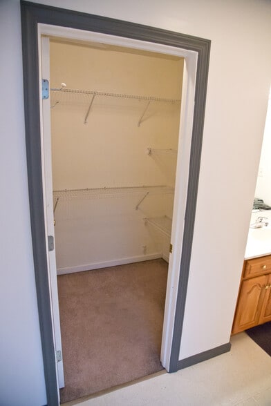 Building Photo - 1460 Blue Course Dr