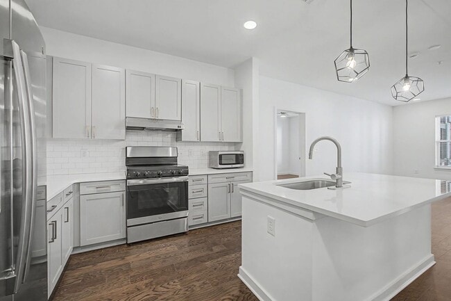 Building Photo - Modern Living in The Nations