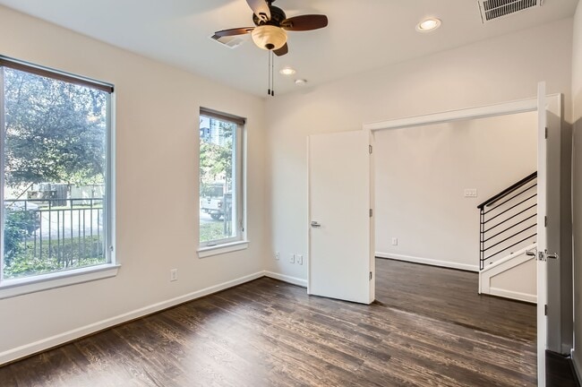 Building Photo - 126 Pierce St