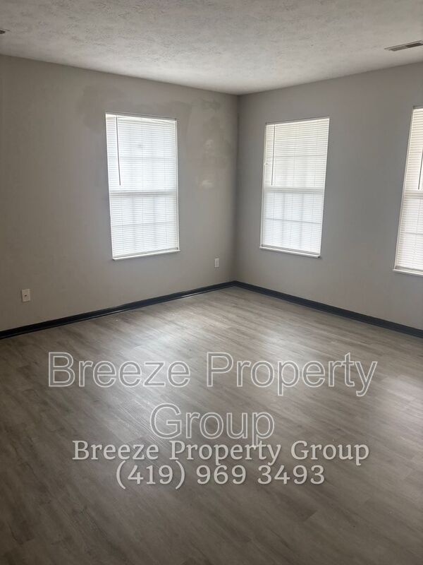 Building Photo - 2983 Megan Cir