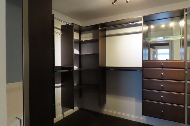 Building Photo - 21 Spyglass Cir