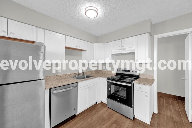 Building Photo - 674 Hobbs Dr