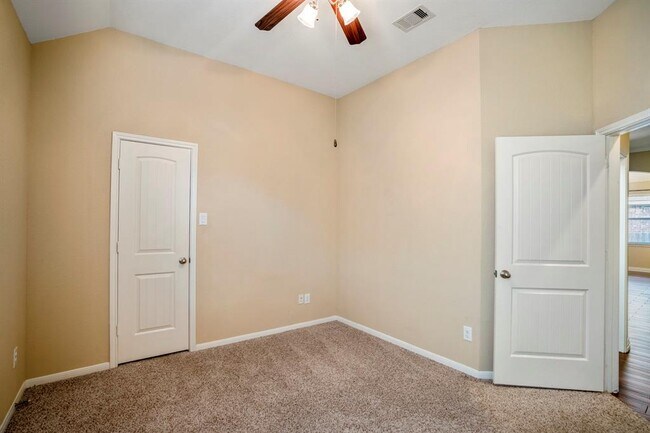 Building Photo - 1054 Forest Haven Ct