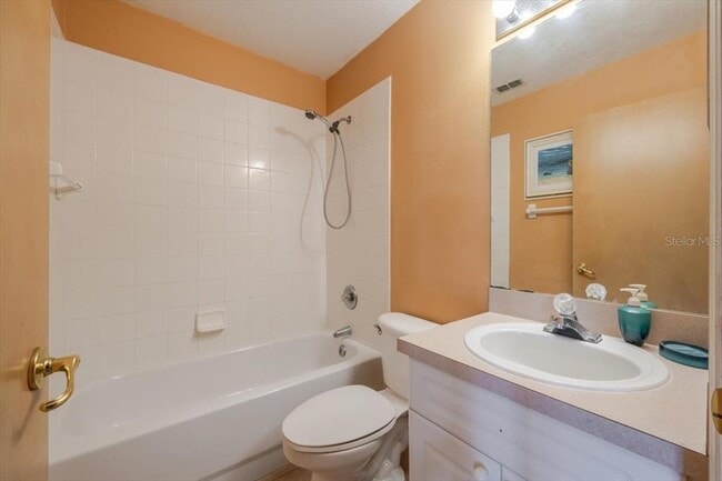 Building Photo - 203 Coco Plum Dr