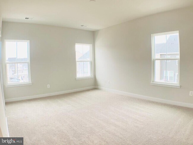 Building Photo - 11380 Willow Green Cir