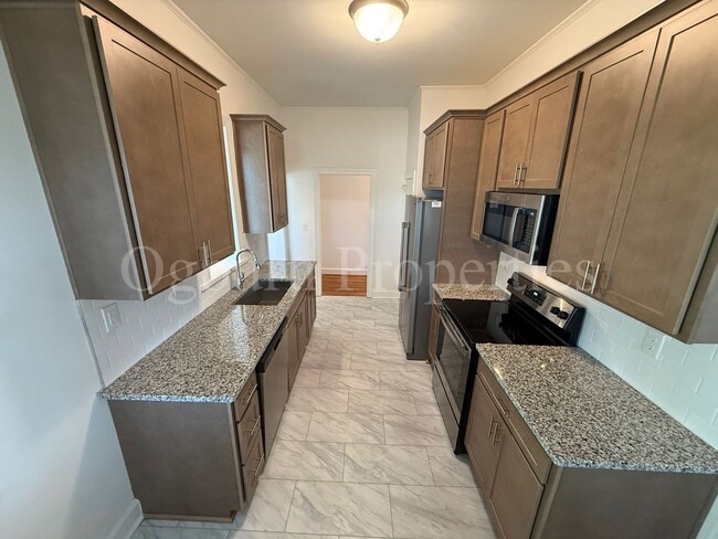 Building Photo - 2127 Queen St