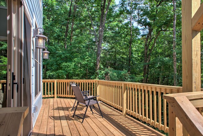 Building Photo - Charming 1BR House in Asheville