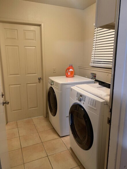 Only thing shared in home is laundry with studio. Seperate yards, entrances - 1638 Schooner Ct