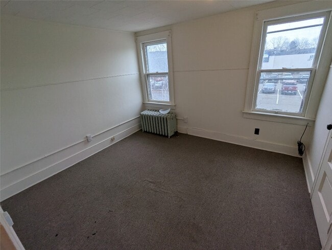 Building Photo - 107 Grant Ave