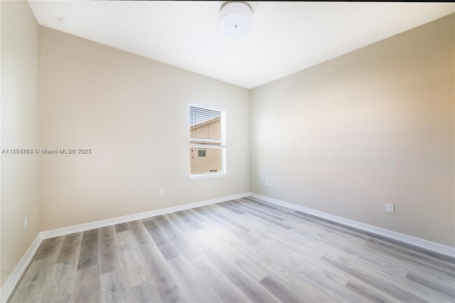 Building Photo - 925 Banyan Dr
