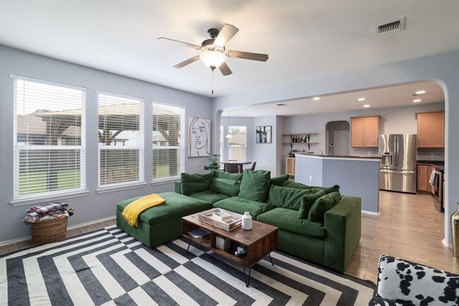 Building Photo - 8716 Panadero Dr