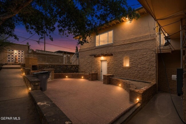 Building Photo - 2413 Copper Ave