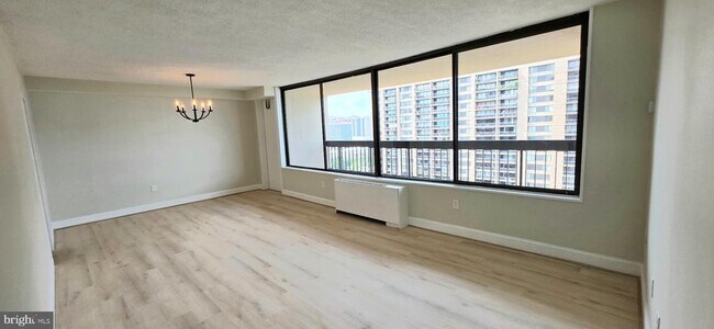 Building Photo - 3705 S George Mason Dr