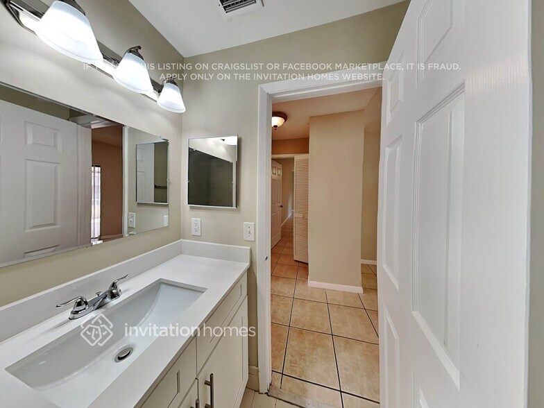 Building Photo - 6220 Gauntlet Hall Ln