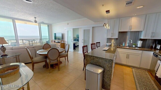 Building Photo - 2060 Beach Blvd