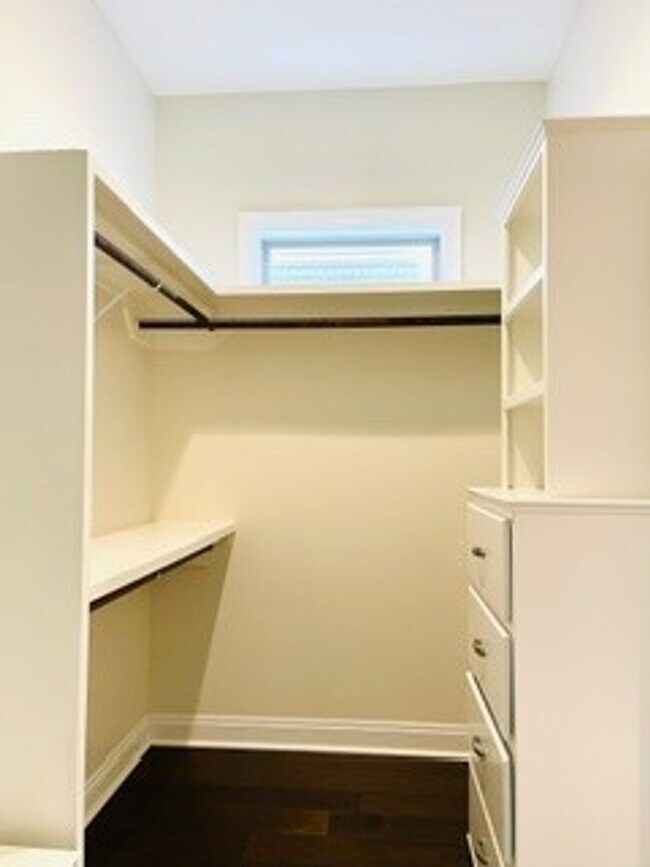 Building Photo - Home for Lease In Graywood Available on 2/...