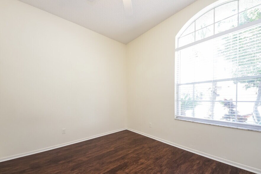 Building Photo - 539 Brightview Dr