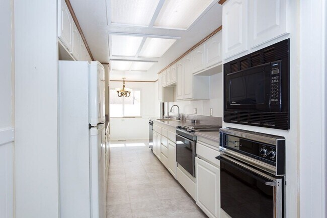 Building Photo - Large Traditional Home in La Mesa!