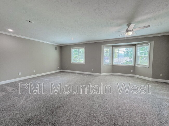 Building Photo - 499 N 200 W