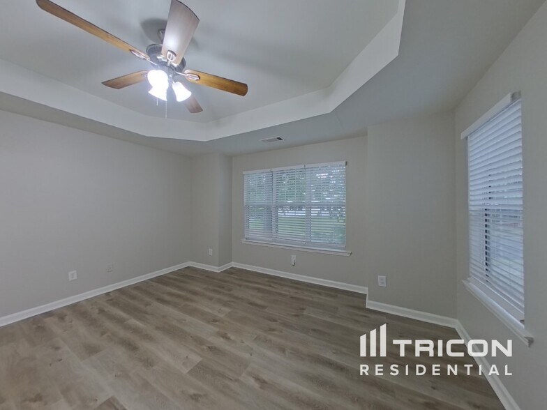 Building Photo - 628 Fairgreen Trail