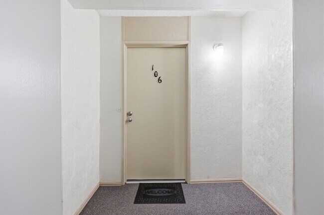Building Photo - $1,345.95, 2-bed, 2-bath condo located in Colorado Springs with in-unit laundry and $300 cleaning...