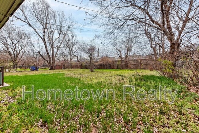 Building Photo - 1506 NE 43rd St