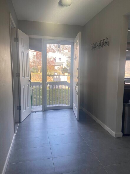 Building Photo - 422 Cypress Rd