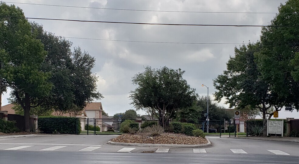 Building Photo - 7322 Kingsland