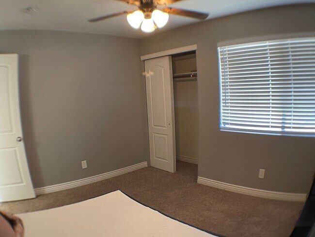 Building Photo - Furnished 2BR Condo with Dual Primary Suit...