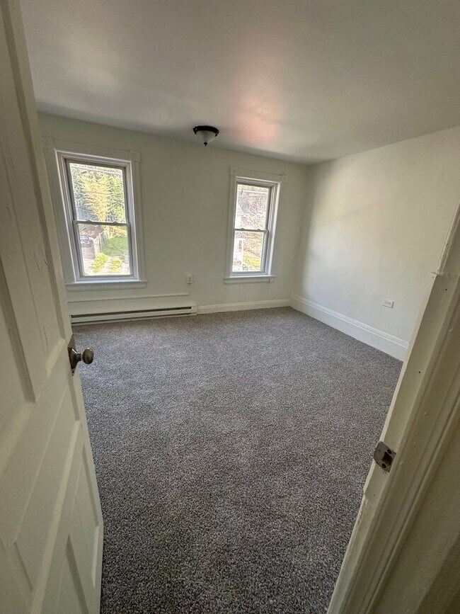 Building Photo - Beautiful 4 bedroom house for rent