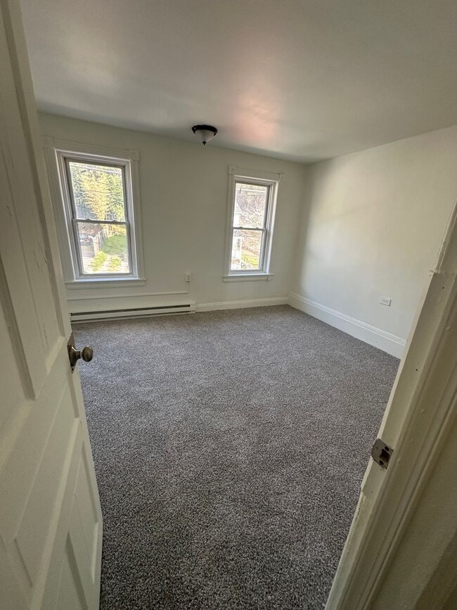 Building Photo - Renovated 4-Bedroom Single-Family Home with Large Yard – Available Now!