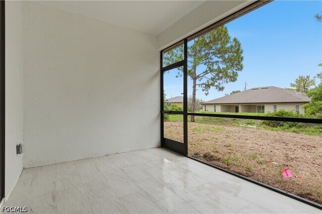 Building Photo - 4787 Golfview Blvd
