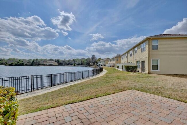 Building Photo - Spacious 3/2.5 End-Unit with Breathtaking Lake Views in Sanford!