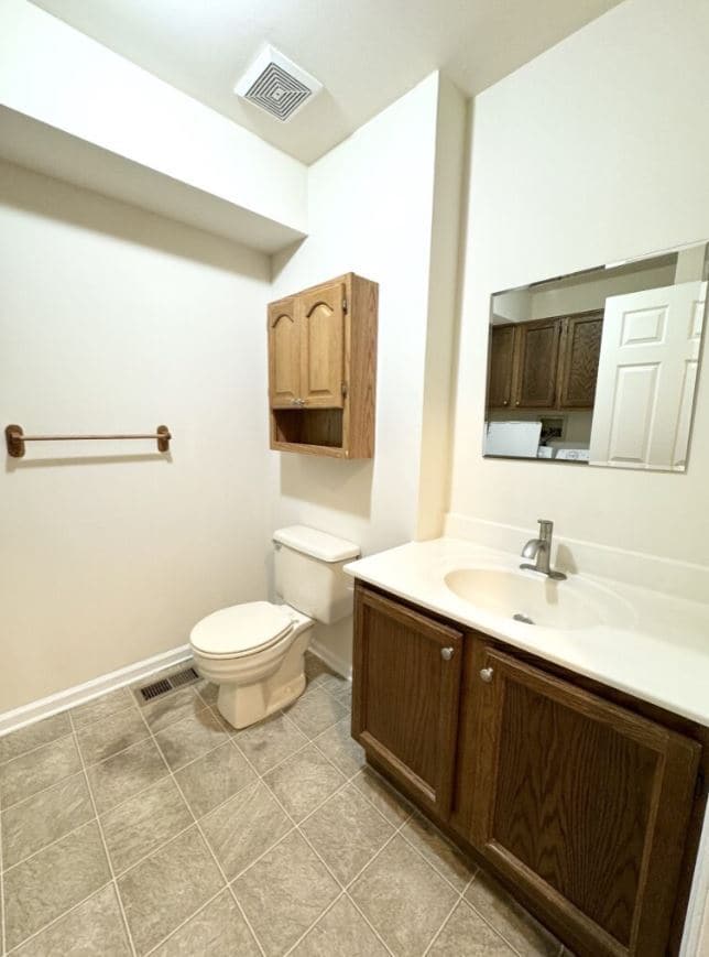 Building Photo - 700 Farmington Ave