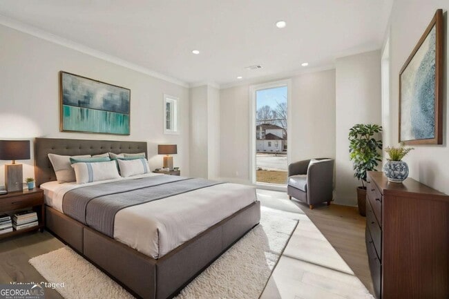 Building Photo - 120 Thome Dr