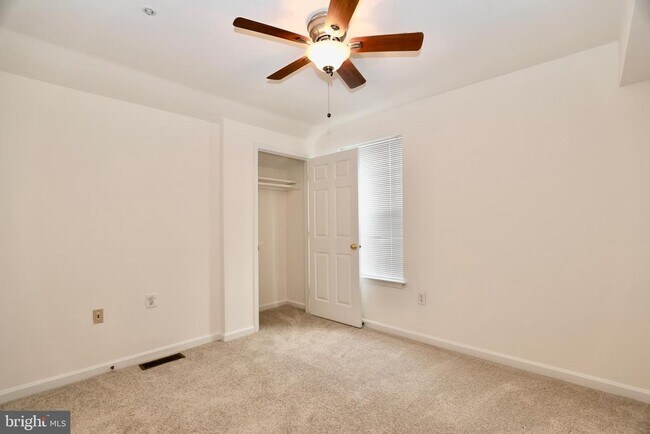 Building Photo - 5928 Founders Crossing Ct