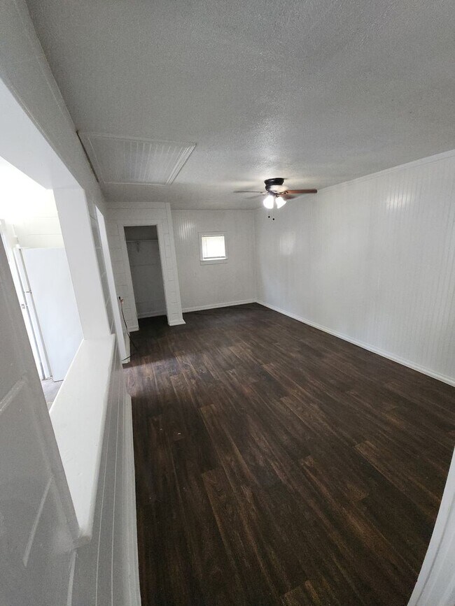 Primary Photo - 1408 W Morton St
