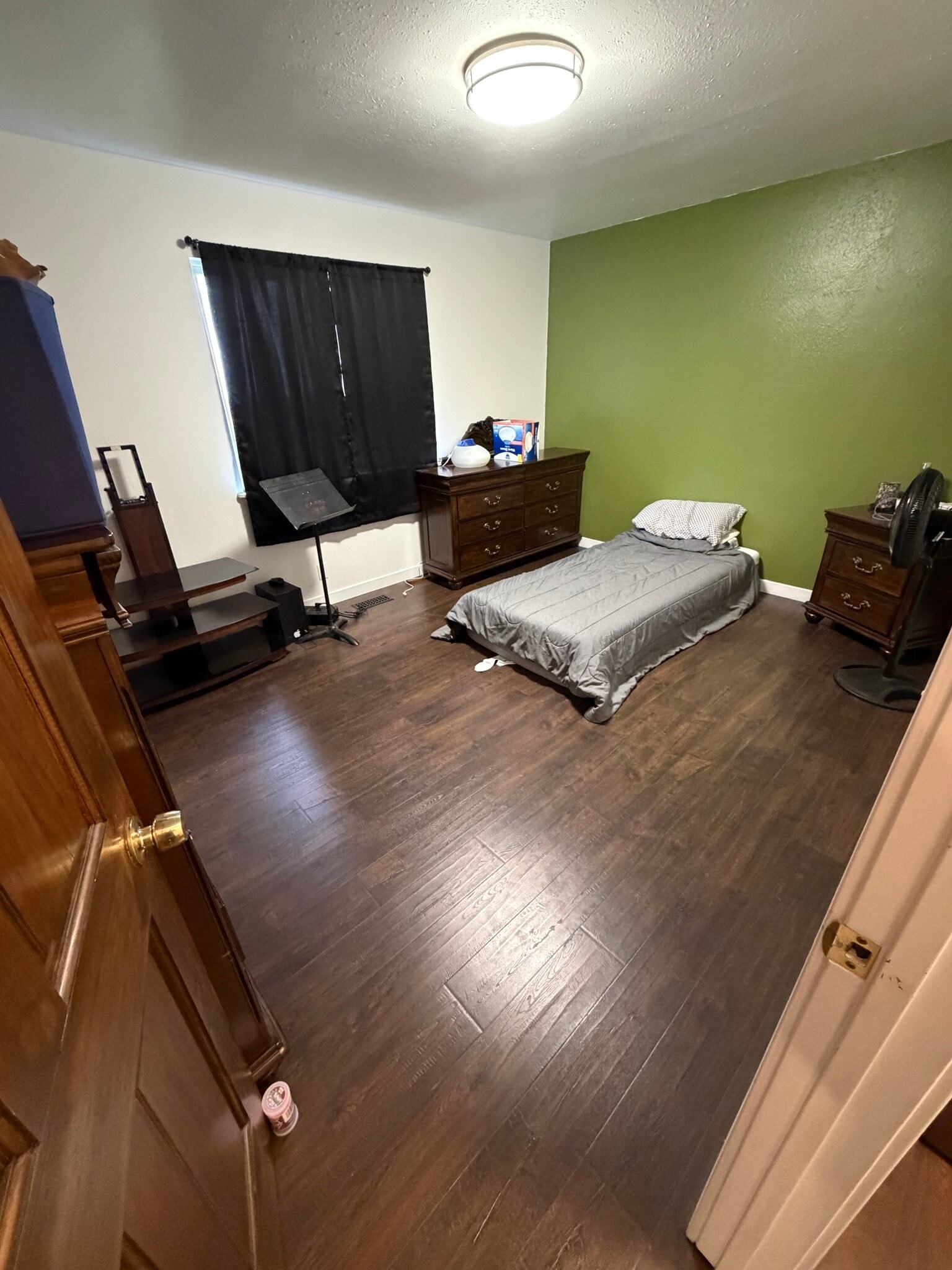 Building Photo - 127 Goodall St