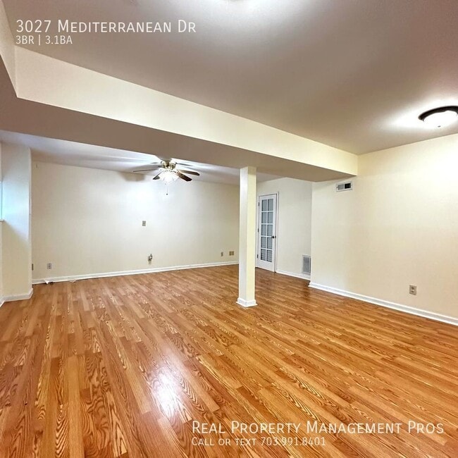 Building Photo - 3027 Mediterranean Dr