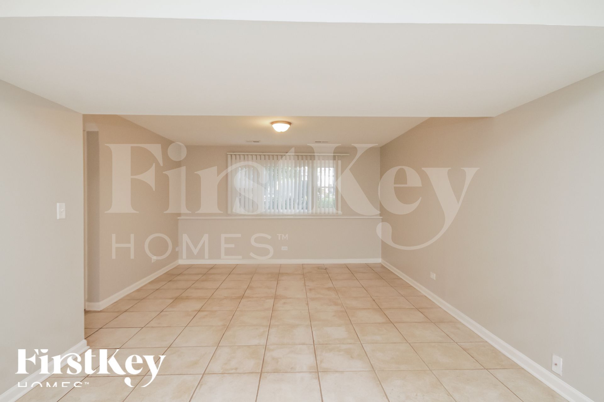 Building Photo - 0N084 Elmwood St