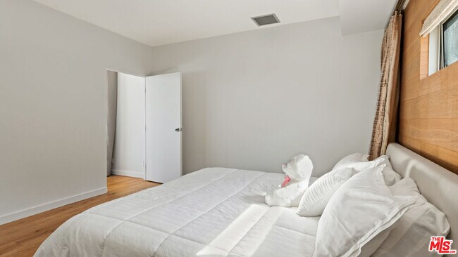 Building Photo - 26706 Latigo Shore Dr