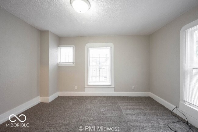 Building Photo - 240 N Beville Ave