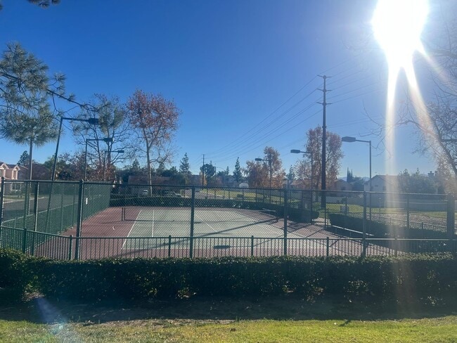 Building Photo - Beautiful upgraded 3 bedroom in Mission Grove!