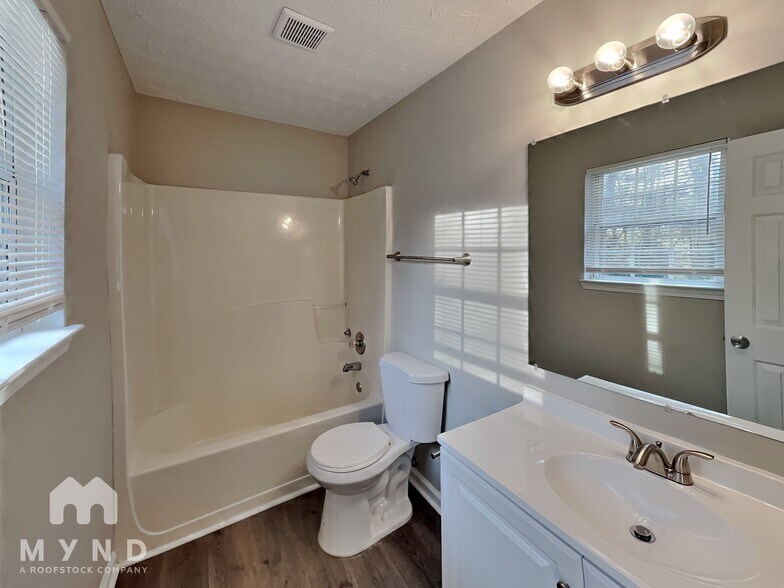 Building Photo - 1016 Bridle Creek Dr