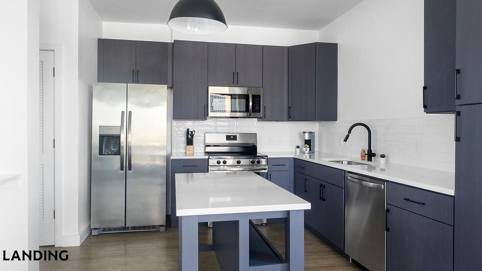 Building Photo - 1007 S Mint St