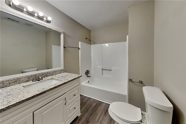 Building Photo - 4956 W Ridge Dr