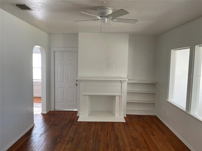 Building Photo - 3205 Ave A W