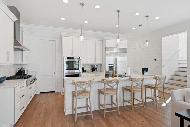 Building Photo - 419 Lakefront Dr