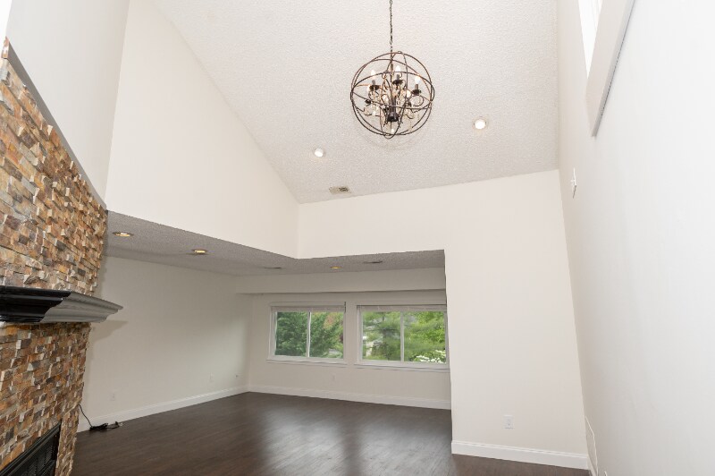 Building Photo - 526 Chanticleer
